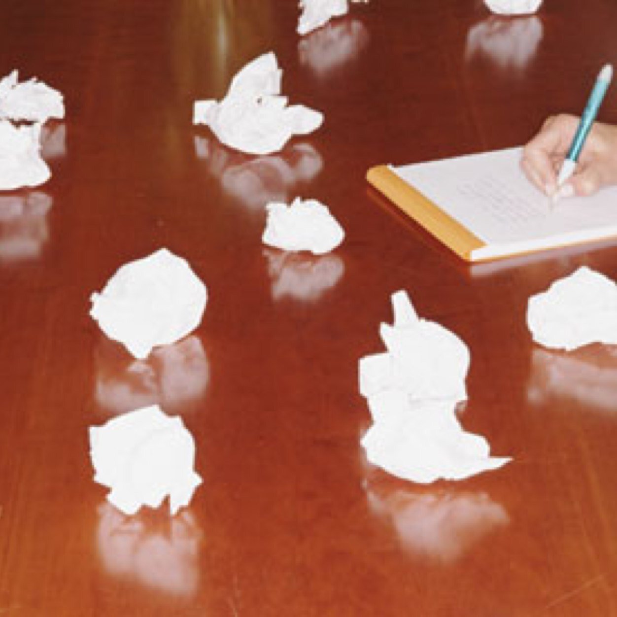 BigNotePad's profile picture. You really should help me out in this twitter world. Very confusing just follow me and help my memmory.