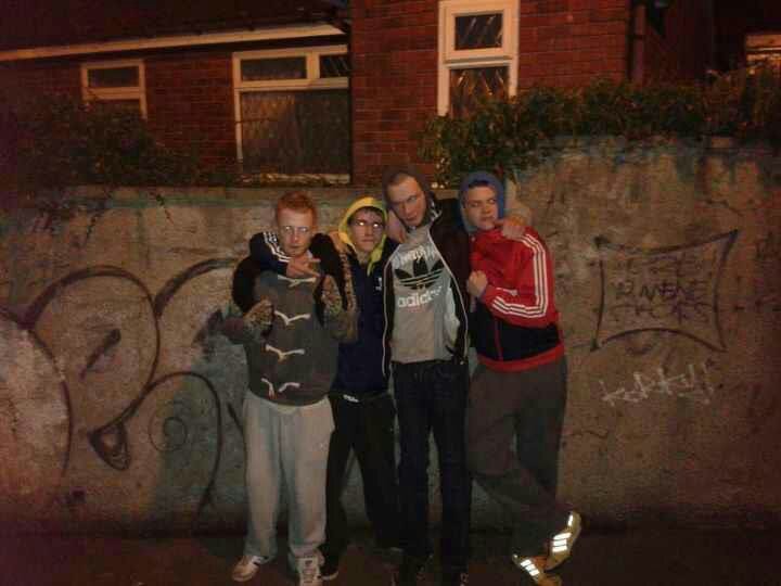 mallin232's profile picture. nipple swinging while eating ice cream