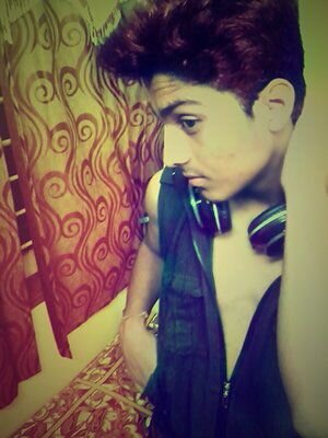 LOvELyBOySAm2's profile picture. 