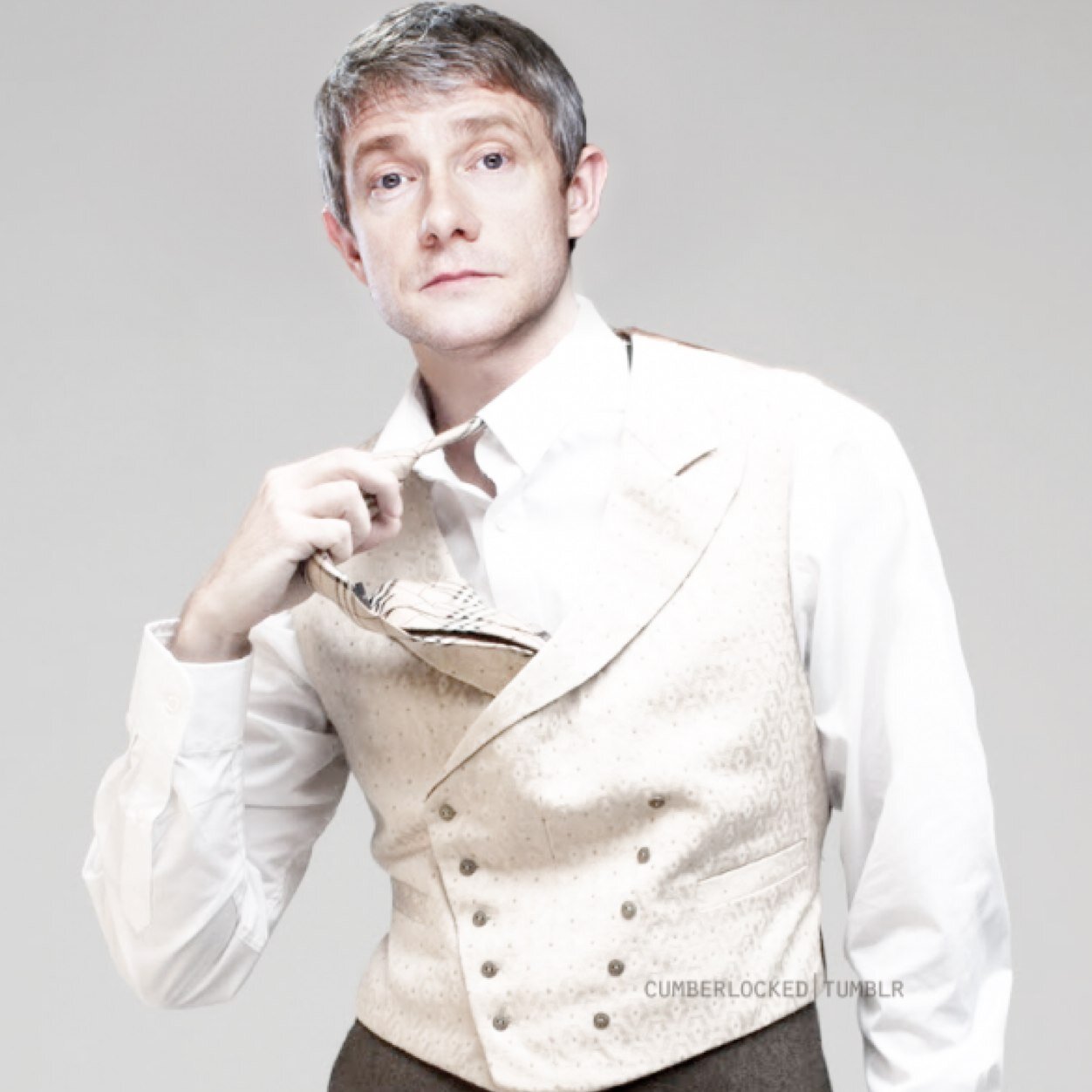Sherlock's blogger, Army Doctor. I can break every bone in your body while naming them. {Parody/AU/MV/MC} #Father