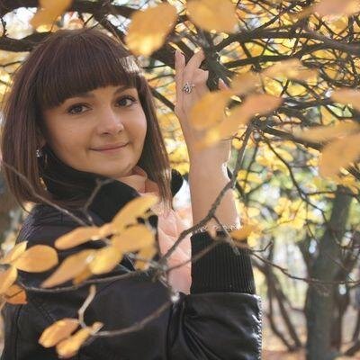 Приветствую. Люблю все новое. Коммуникабельная как человек. Пытаюсь жить беззаботно.
