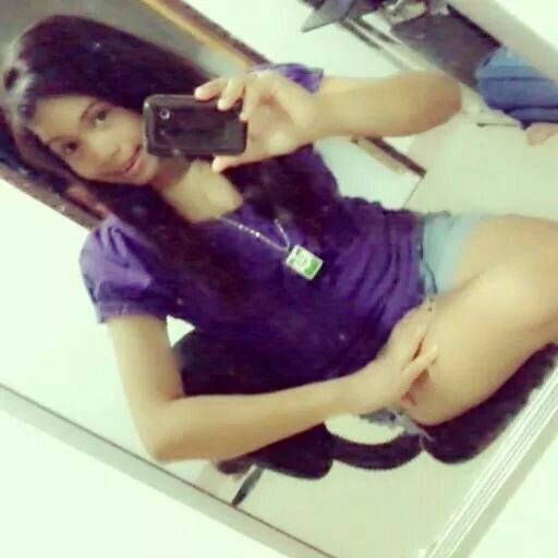 friendly.,cute,kn0ws how to sing,/5'4 height 17 yrs.old ,beleive in the saying that family that prays together xtays together