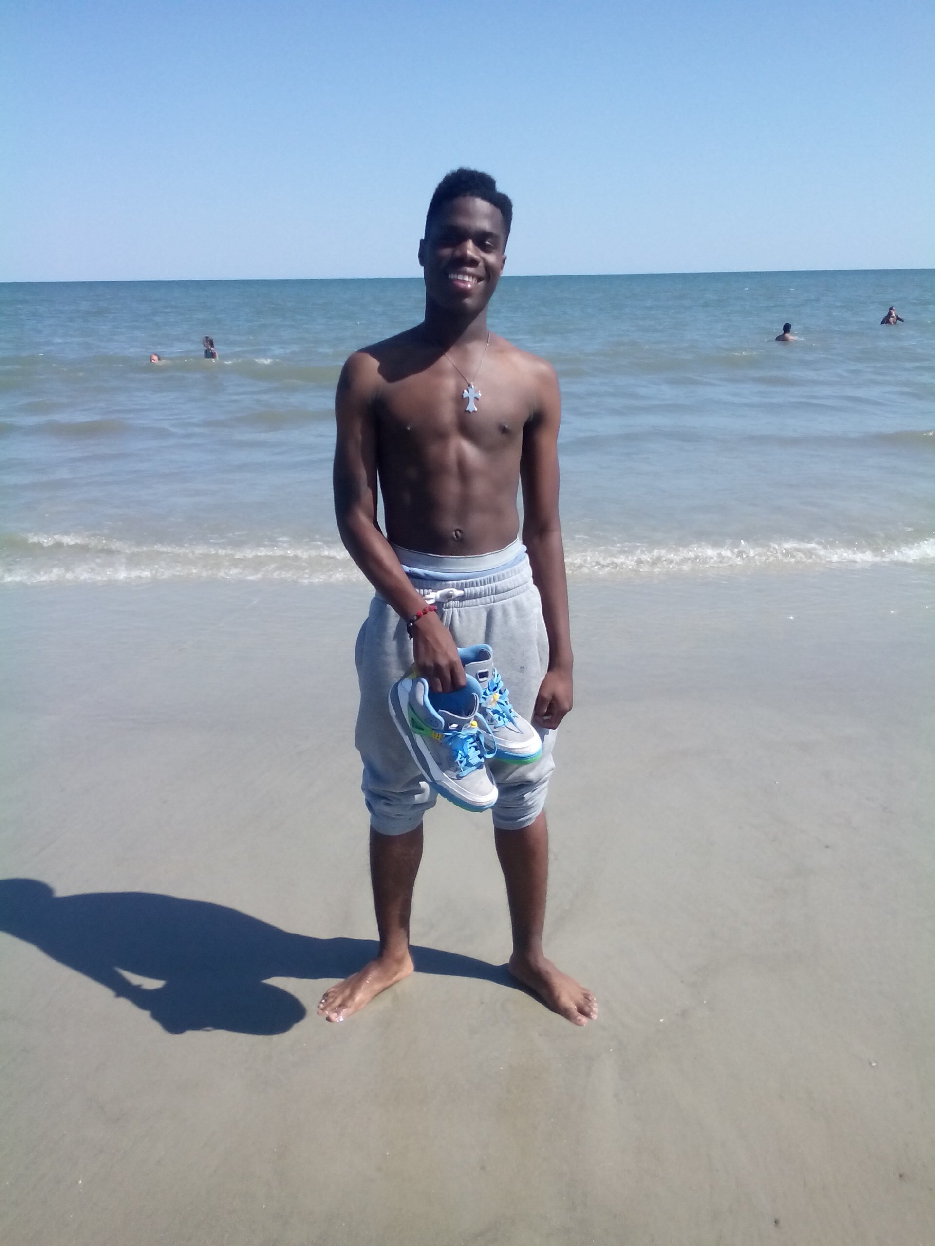 SMALL CIRCLE NO NEW NIGGAS WE SO LOWKEY!!!! FREE LIL ALE ALL IMA SAY #God1st Free Lil Ale da motto F.L.A #yoyoo