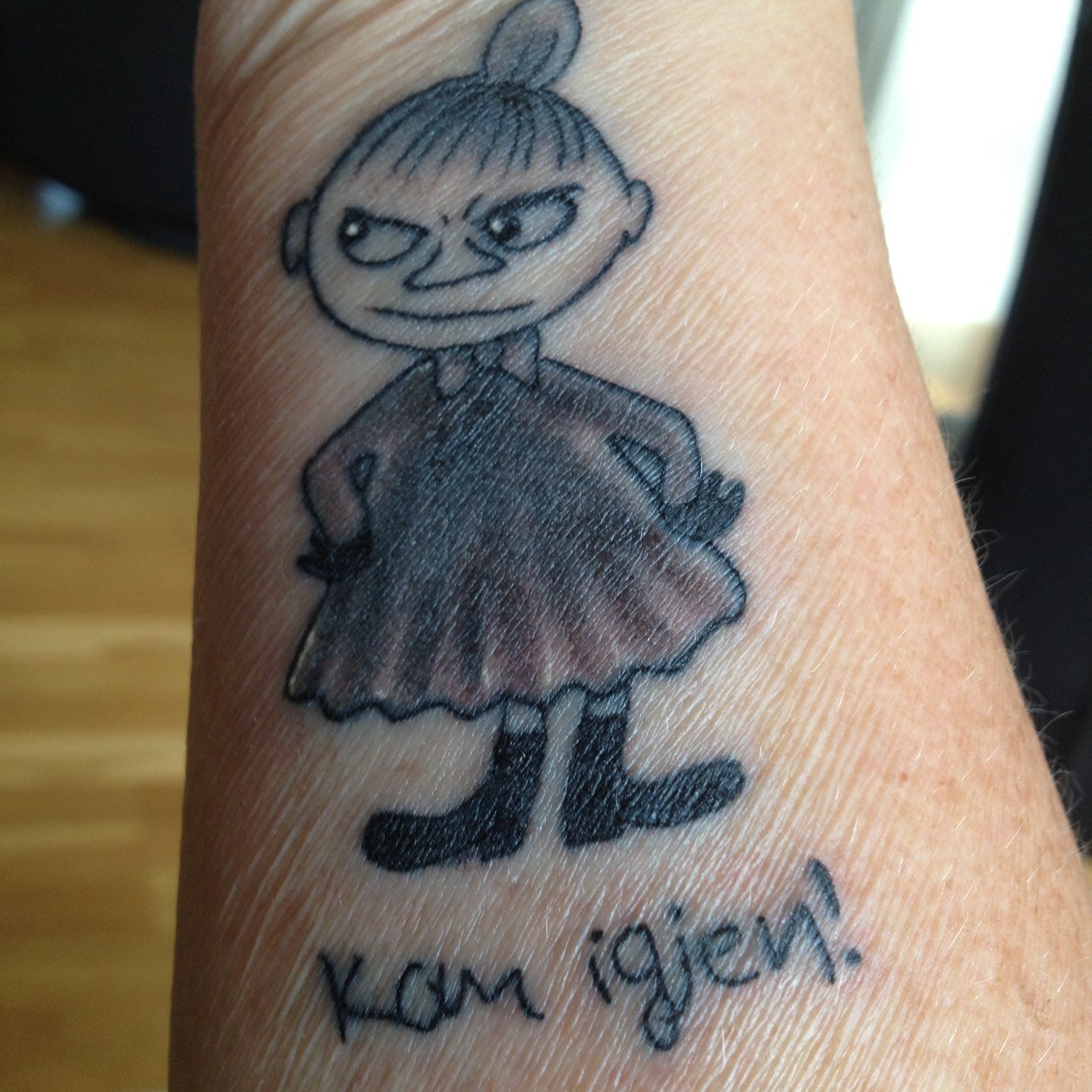 #Skribent. #Bokorm. #Blogger. Akademiker med sans for streetsmartness. Kort lunte ved bull shit. Slem mot de slemme. Digger Lille My. Har #MS. MS har ikke meg.