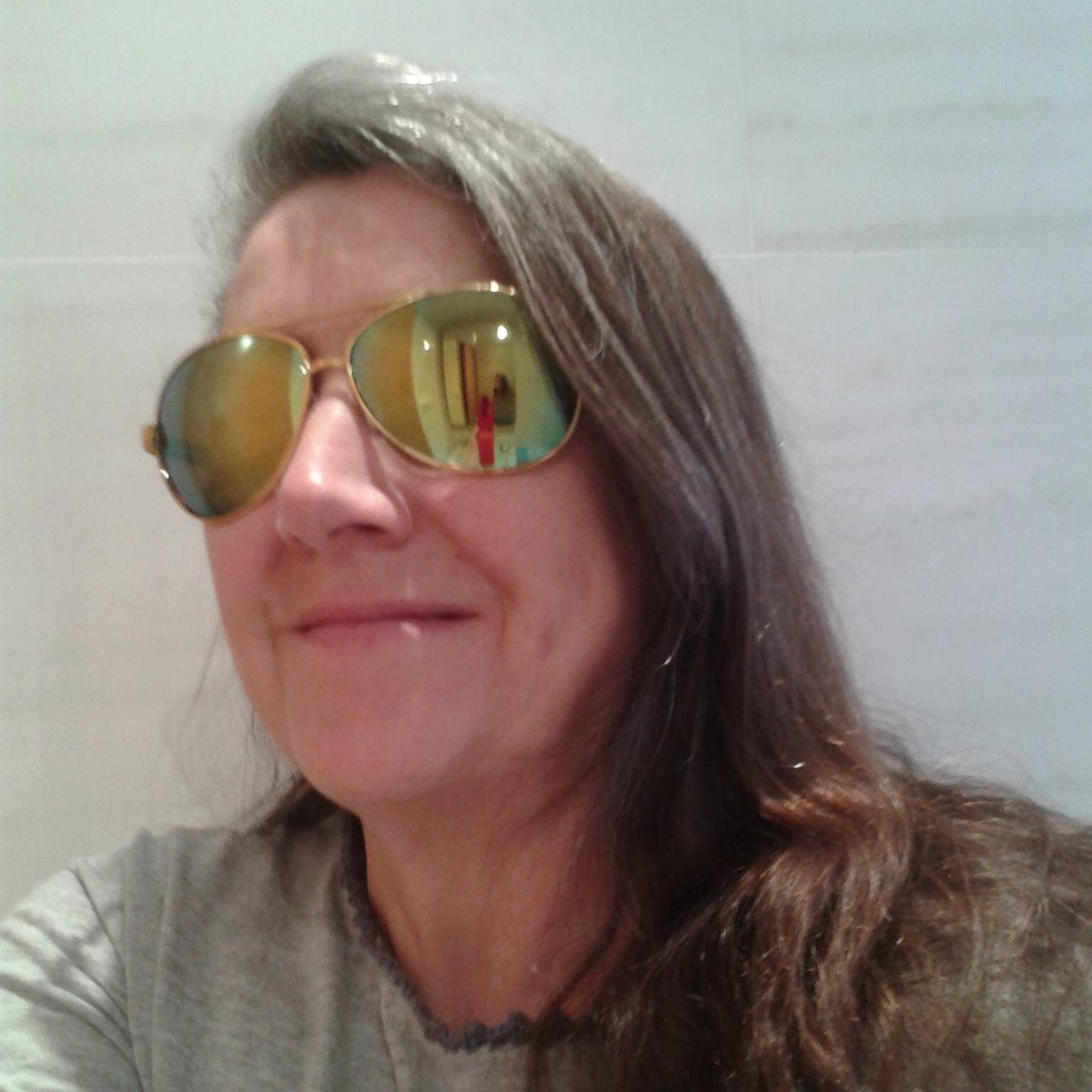 Diseñadora gráfica, community manager, lectora incansable, escuchadora de música, apasionada del arte y, actualmente de la pedagogía sobre todo crítica...