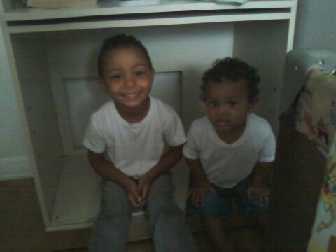 memebrownee1's profile picture. 