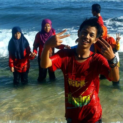 Pembenci dan suka mencaci ¼