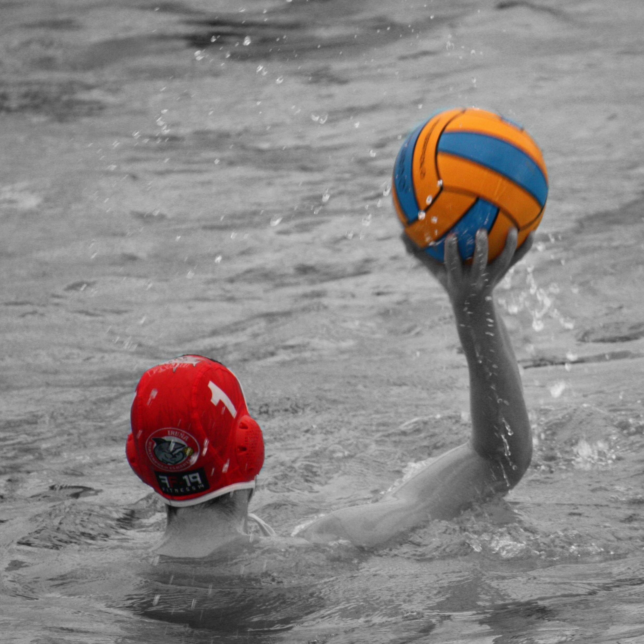 Agronomist with master in food industries. Waterpolo goalkeeper