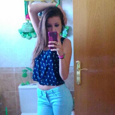 NO TE MANDO MAS CASTIGO QUE DUERMAS CON OTRAS Y SUEÑES CONMIGO. 
Insta: paula_principesa