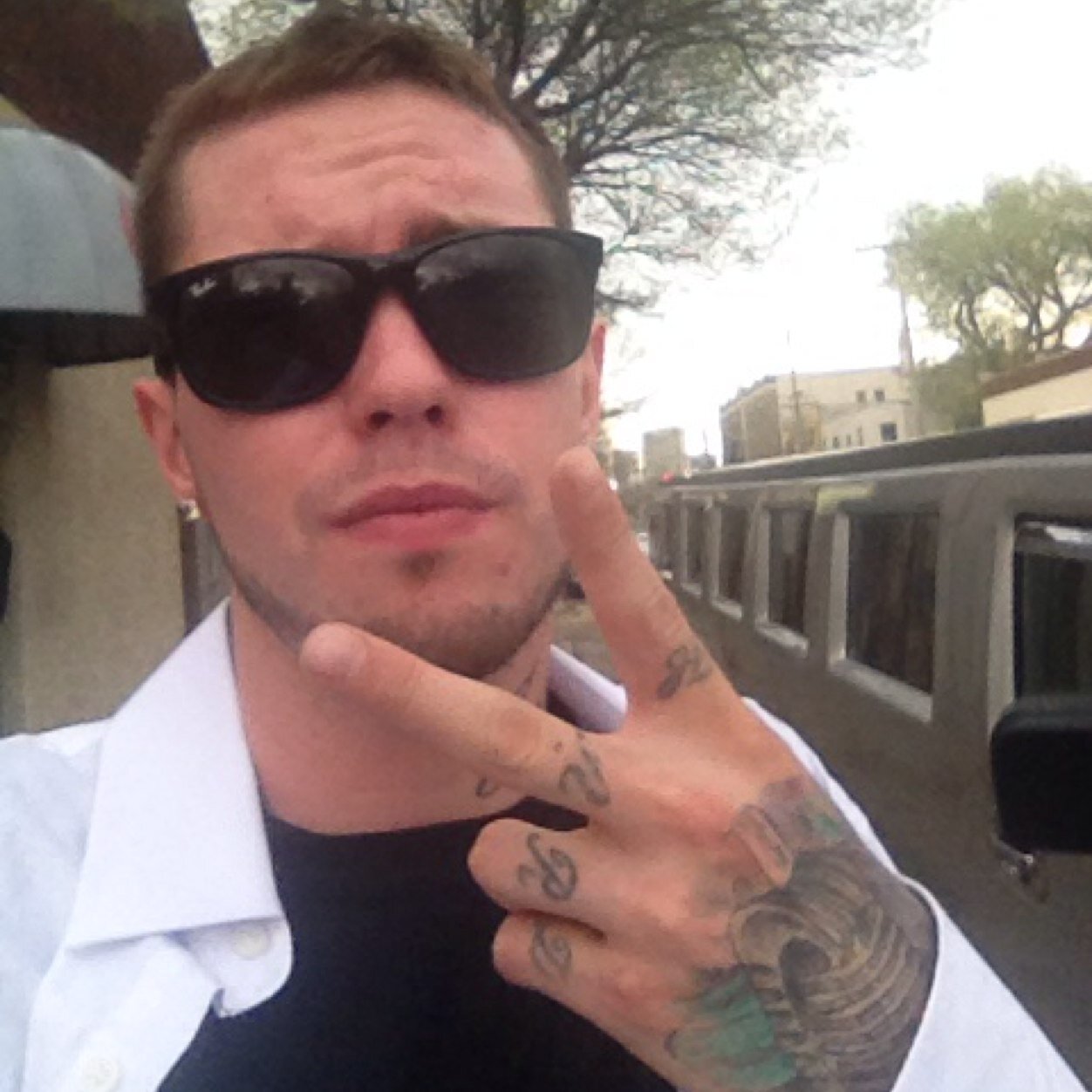 Hi i am todd morfoot i was born in winnipeg manitoba feb 22/89 . I am currently signed with YSMG follow on instagram itsme_ysmg And facebook todd morfoot