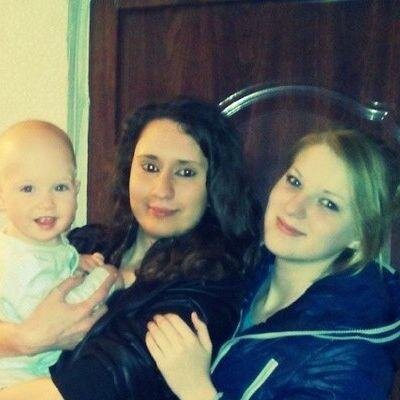 Это я. Хочу думать не обычно. Я довольно интересная в жизни. Просто люблю обсуждать события.