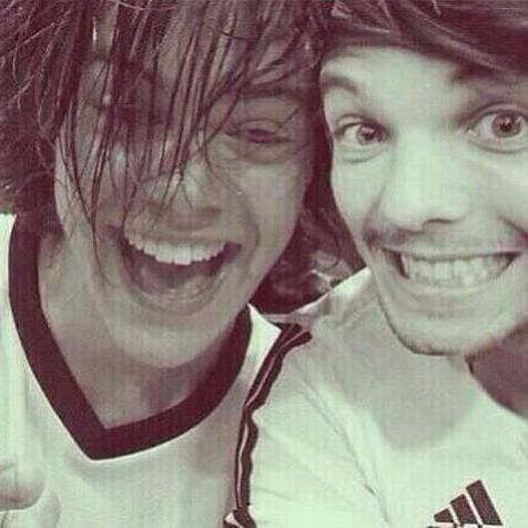 I Ship LARRY STYLINSON so freakin bad, and I love it ^^