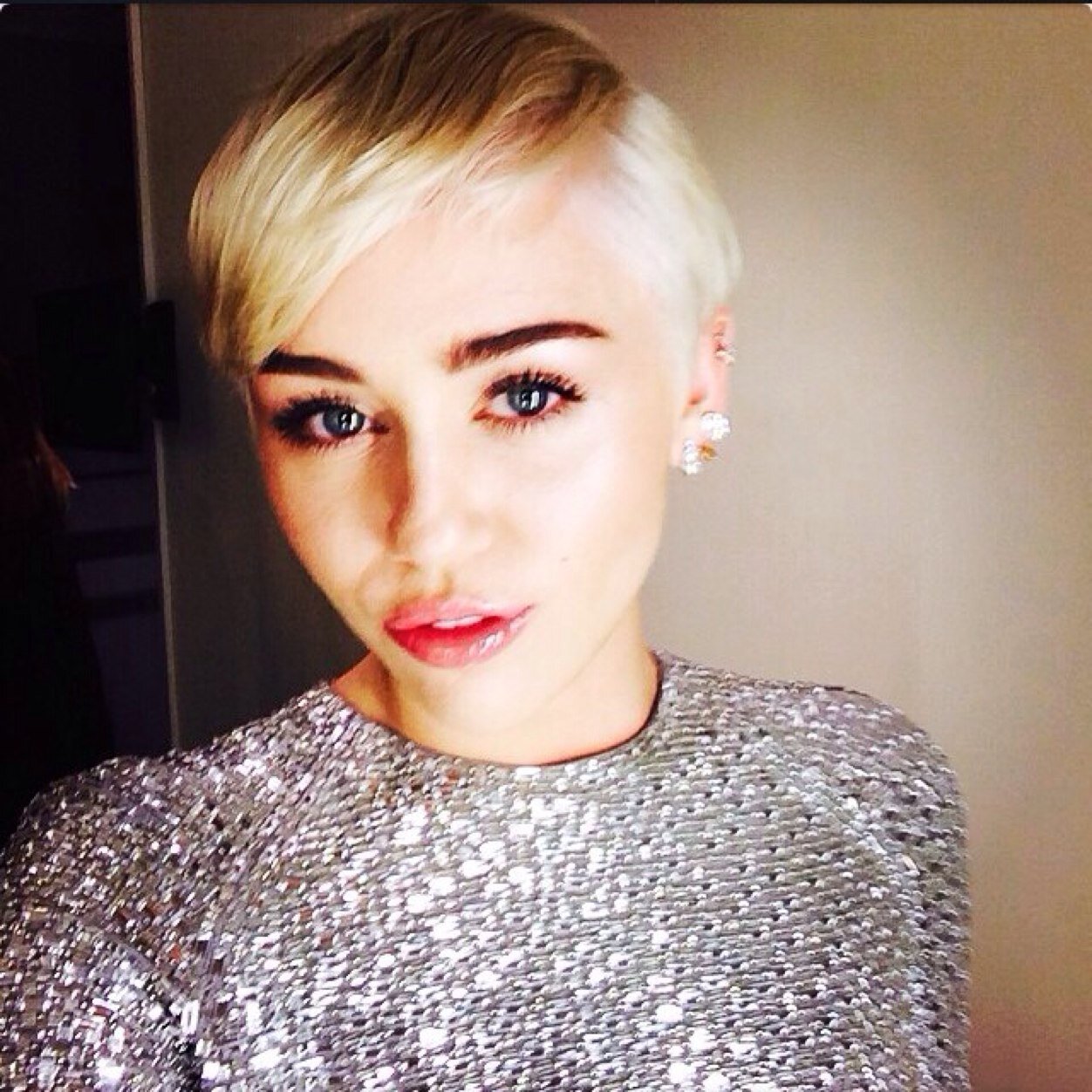 Miley update account. Make sure you buy Bangerz the new album on iTunes!