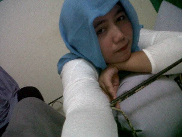 Aghits_95's profile picture. Me is I,no body perfect in this word.if u like me,i like u,,well.
i love @Smashindonesia.Simple,Care,easy going/i love music/010995/Am a midwife