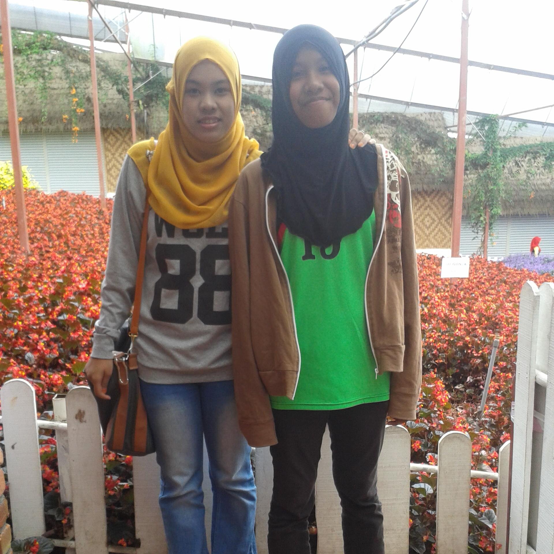syakirah / 12 y/o/ sungai petani / singlee /  folow me maybe ;) wechat ID syakirah46 /  My SweetHeart  WanNas Mafiaa F :* /  FB SYAKIRAH ZULKORNAIN II