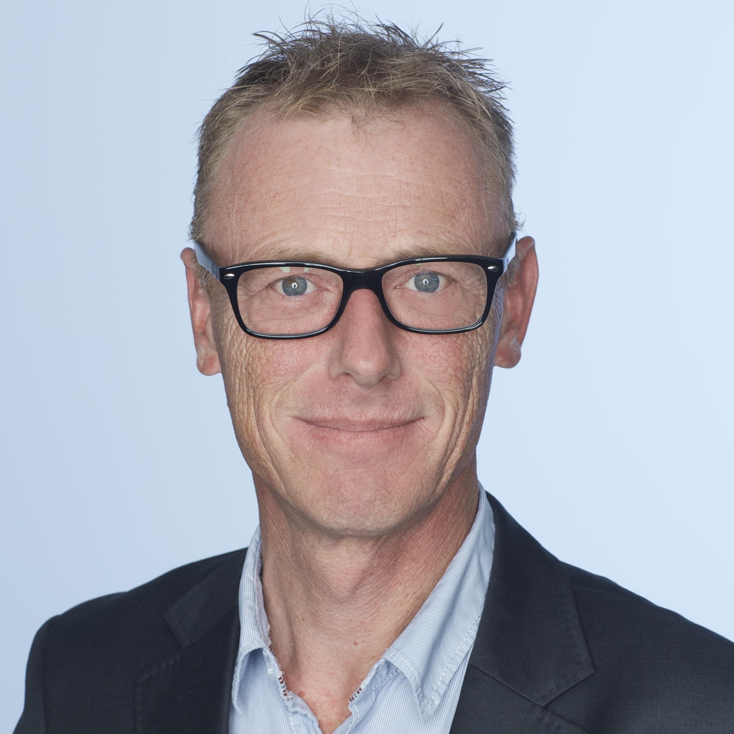 Dedicated IT Sales Professional with more than 25 years of experience within IT.