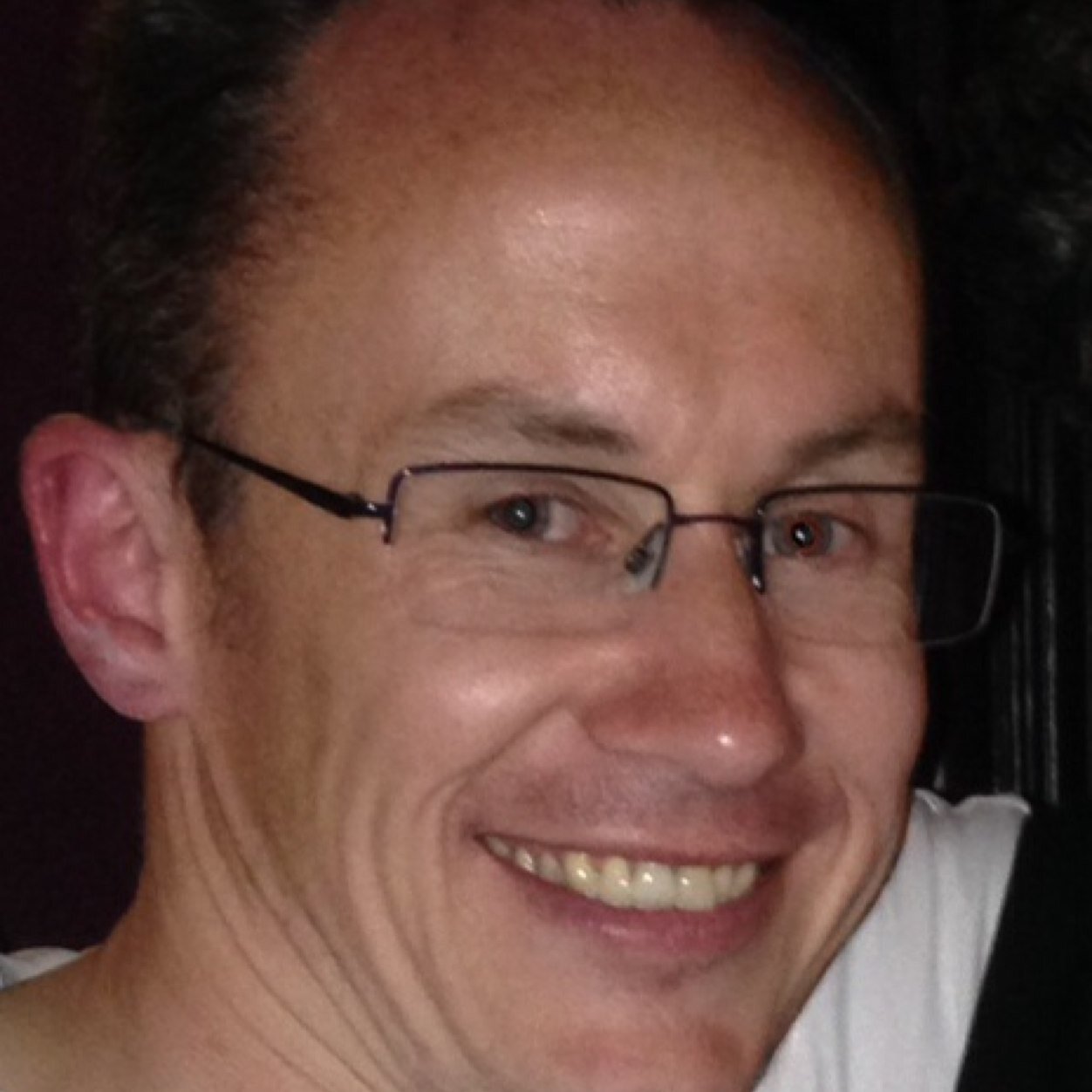 simontoct's profile picture. 