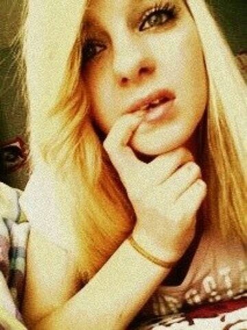 kik me ? Channieee.