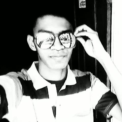 ◎◎◎Ekspresi gua◎◎◎
=senang= ( ^ o ^ )
= sedih= (╥﹏╥)
= marah = (●*∩_∩*●)
=heran = (⊙▂⊙) ?
=kesal = (≧o≦) 
=bosan= (¬_¬)
