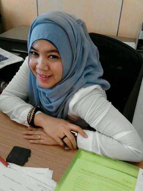 dinasedikitimut's profile picture. Kebahagiaanku adalah ketika aku melihat senyummu ibu ^_^