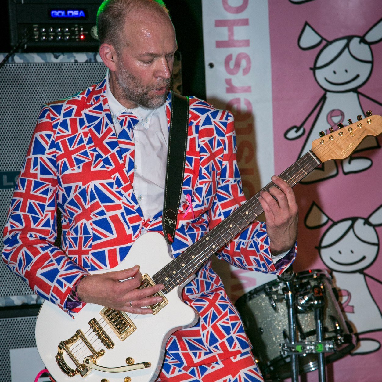 Urban Reality BV / Financial Control & Proces / Gitarist @FPSistersEnemy en gitarist @LooseCoots