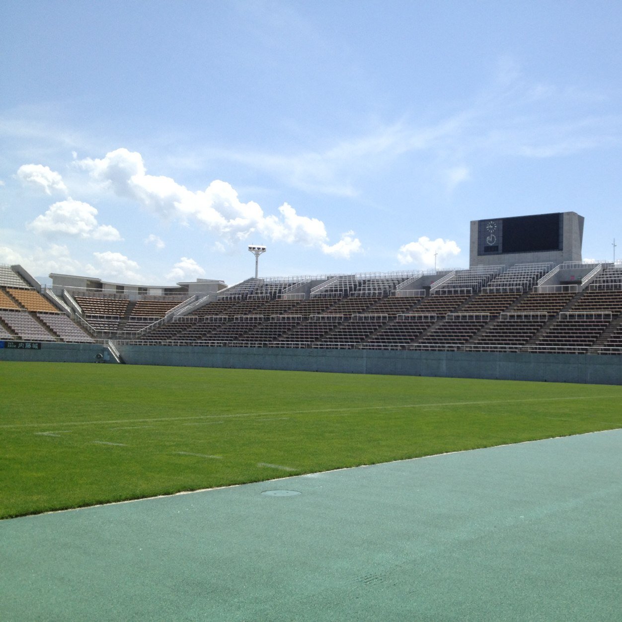 社会人サッカーやってます。松本山雅好を応援してます。
休みの日は、川や管理釣り場へ行ったり冬はスキーに行ったりします。
アイドル、コスプレイヤー好き。
アニメ好き。
