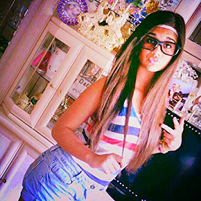 Thu Niña CON Estiloh' 3