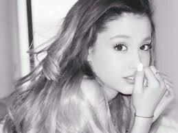 arisdolphinbaby's profile picture. Cat :3