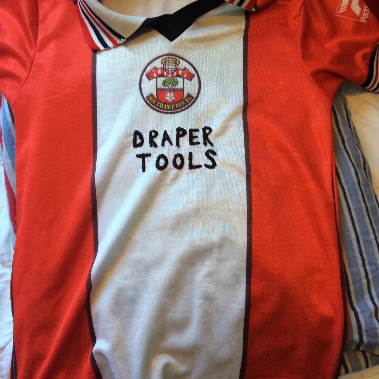 le tiss like in every fashion....,apart from the nose ! Come on you Saints !!!