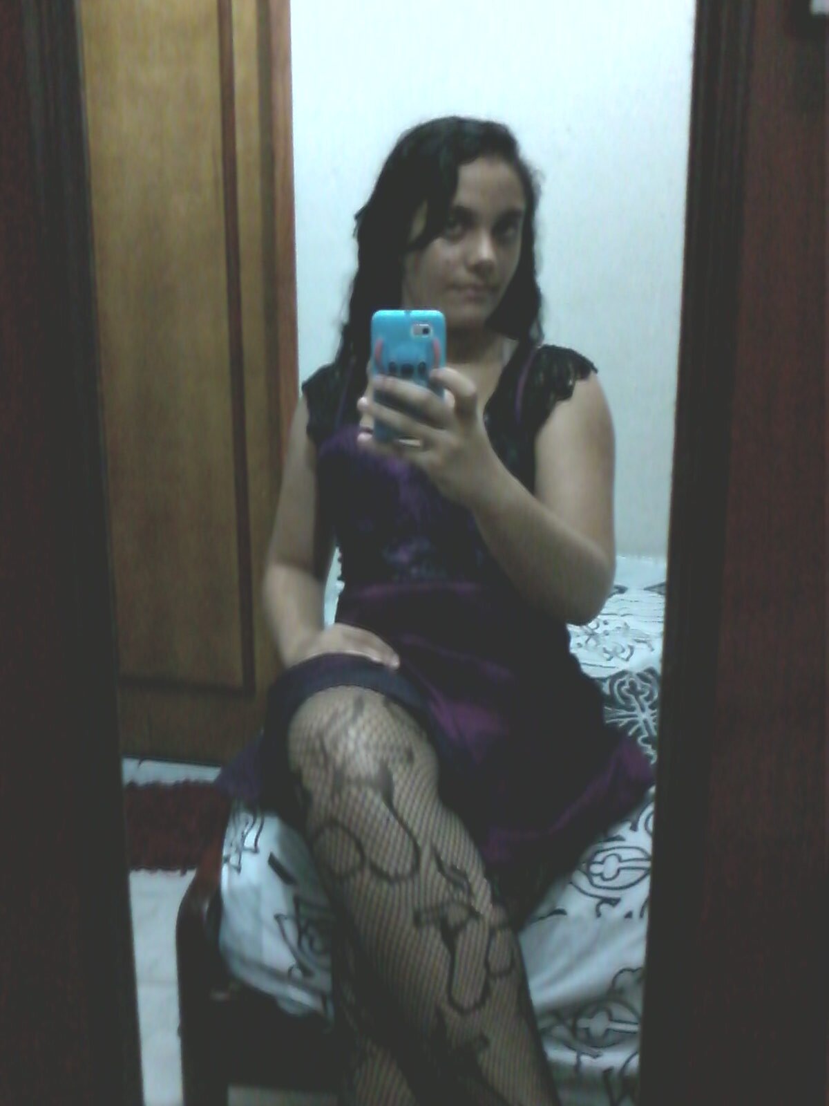 My features are pretty cool, playful, you want to know more about me, I know ...