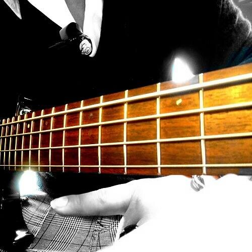 Yoishire_'s profile picture. 写真とは全く関係ない会社の社長です。