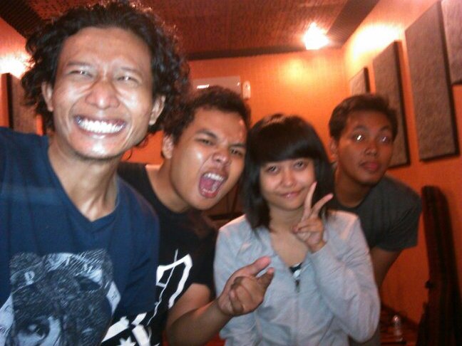 no food, no beverage, just Music Band from Sidoarjo East Java - more answer please contact pin: 315E59AF