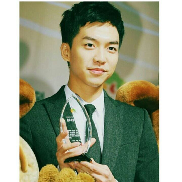 music is my passion
guitar
shopping✌
Jung Yong hua is mine