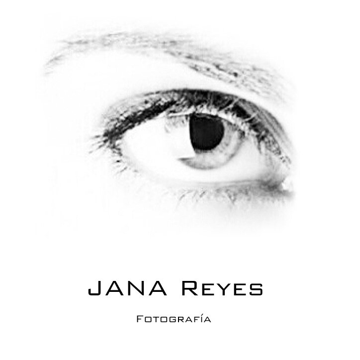 Fotógrafa.                                                                       infojanareyes@gmail.com