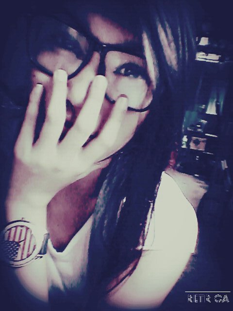 follow me, and i follow u back  ♥ ♥ ♥