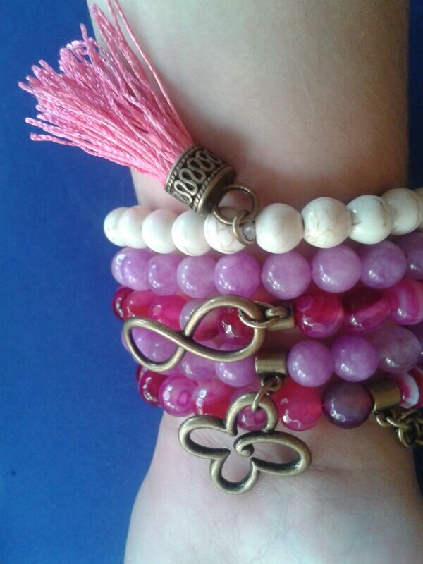 Complementos para hombre y mujer, bolsos, pulseras, collares, anillos, pendientes etc. Más información por privado