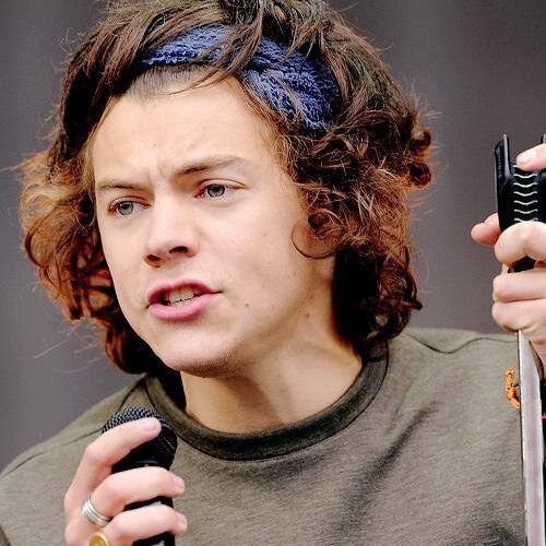 .Nobody sees, Nobody knows, We are a secret can't be exposed  #larry @onedirection @justinbieber