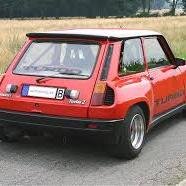 Twiter dedicado a los coches que aunque no tengan nacionalidad española, marcaron una época en España