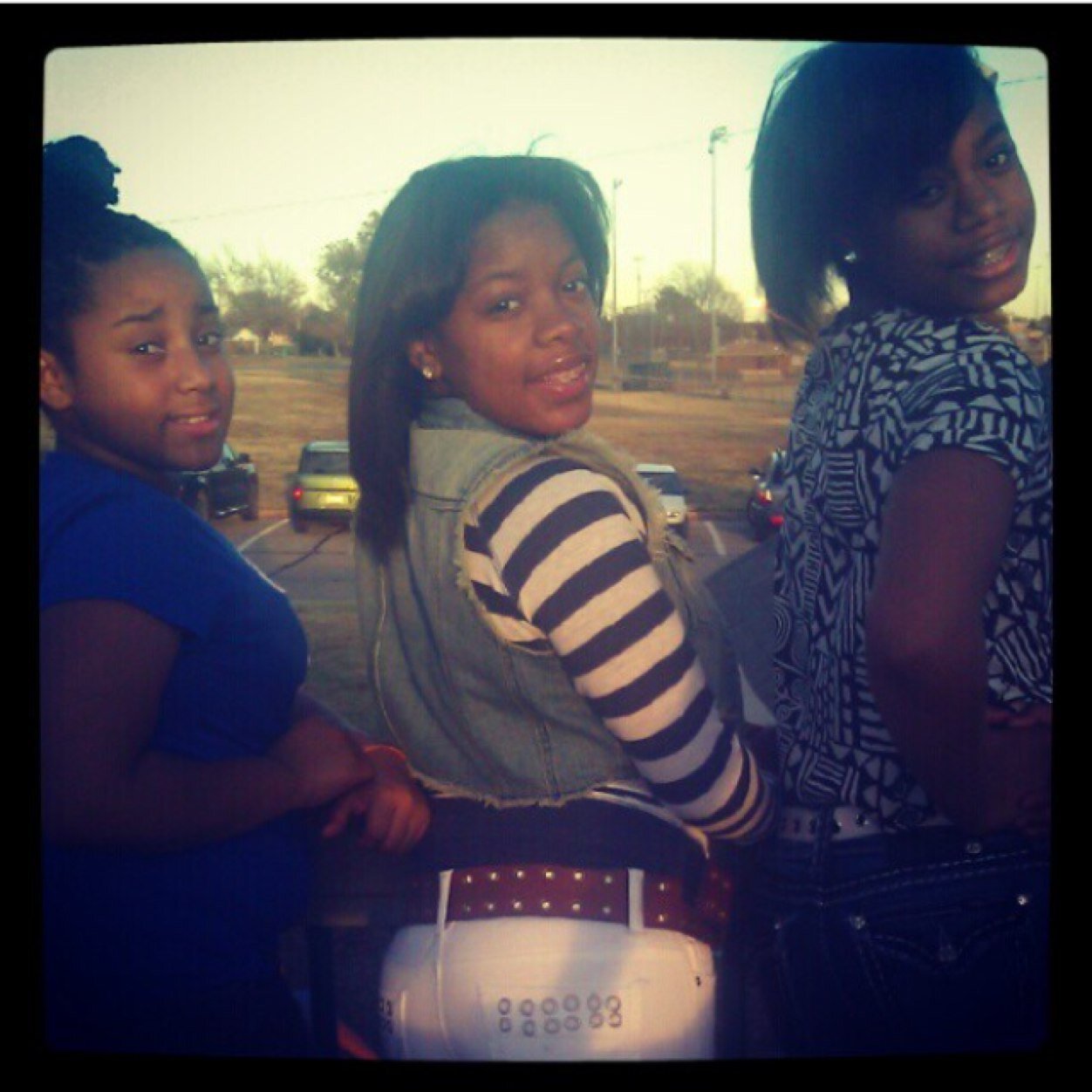 I Wasnt Put On This Earth to be judgedd by youu I was put on this earth to be me! Follow me &&on instagram#TeamLightSkinGang