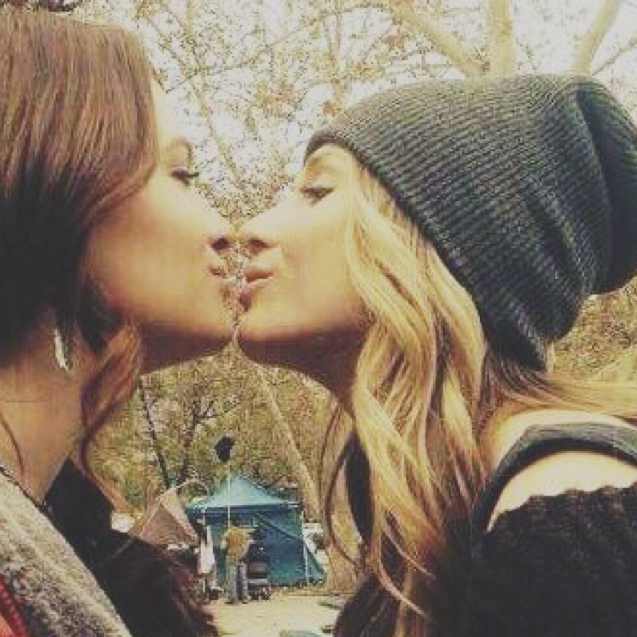 ∞Yet again i find myself shipping the blonde and the brunette∞ |17-4-14|