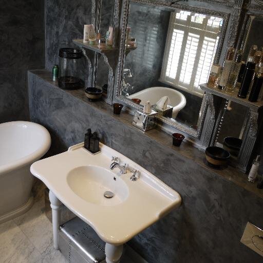 Interiors, venetian plaster & Beton Cire. Tiling can look beautiful anywhere in the Home. Complete bathrooms and wetrooms