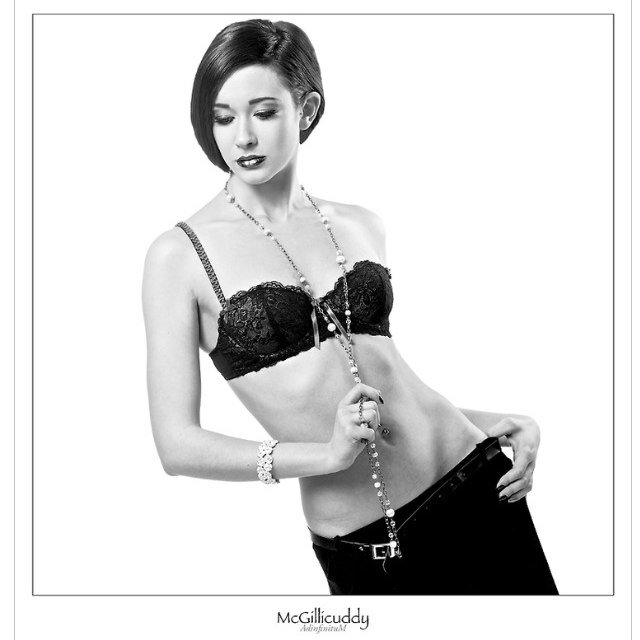 Nic_Holley's profile picture. OU student studying a BSc Honours degree in Psychology. Instragram: Pinxholley. Snapchat: Nic_holley.