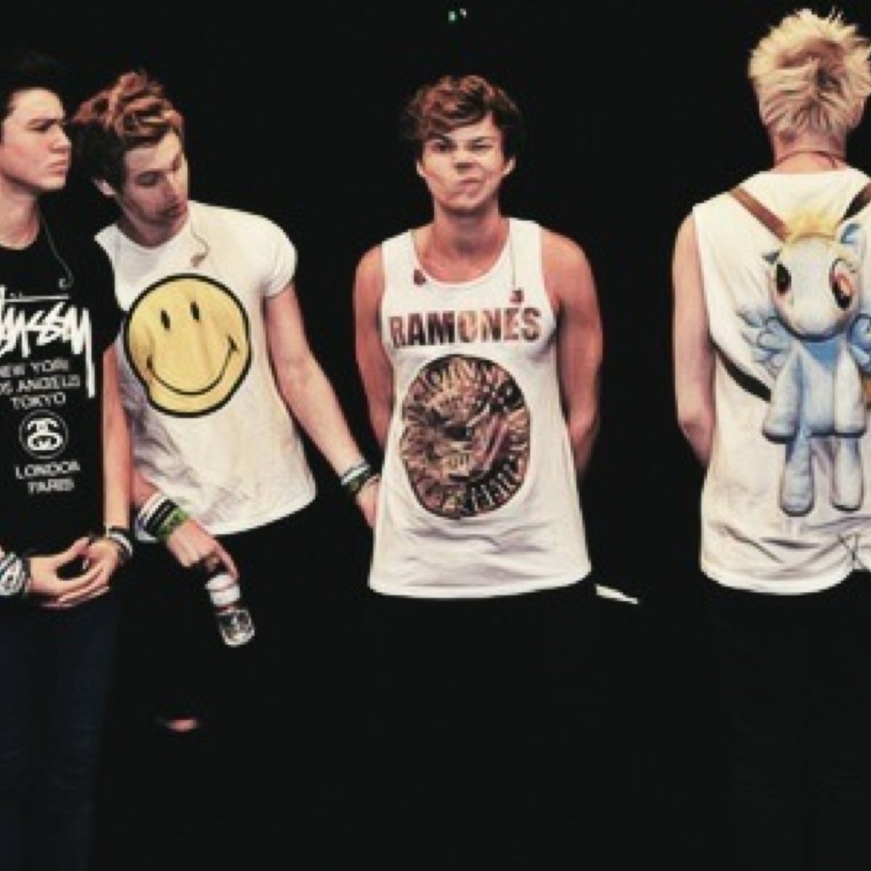 i'm really glad ur alive :-) @5soshelpingfam