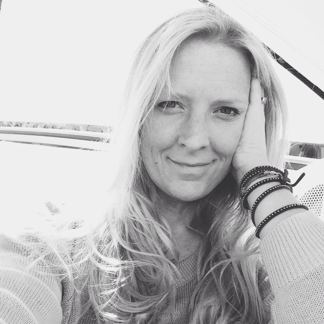 Mother of 3 daughters, wife of a fab fella, avid baker, feeder & foodie. Views are my own