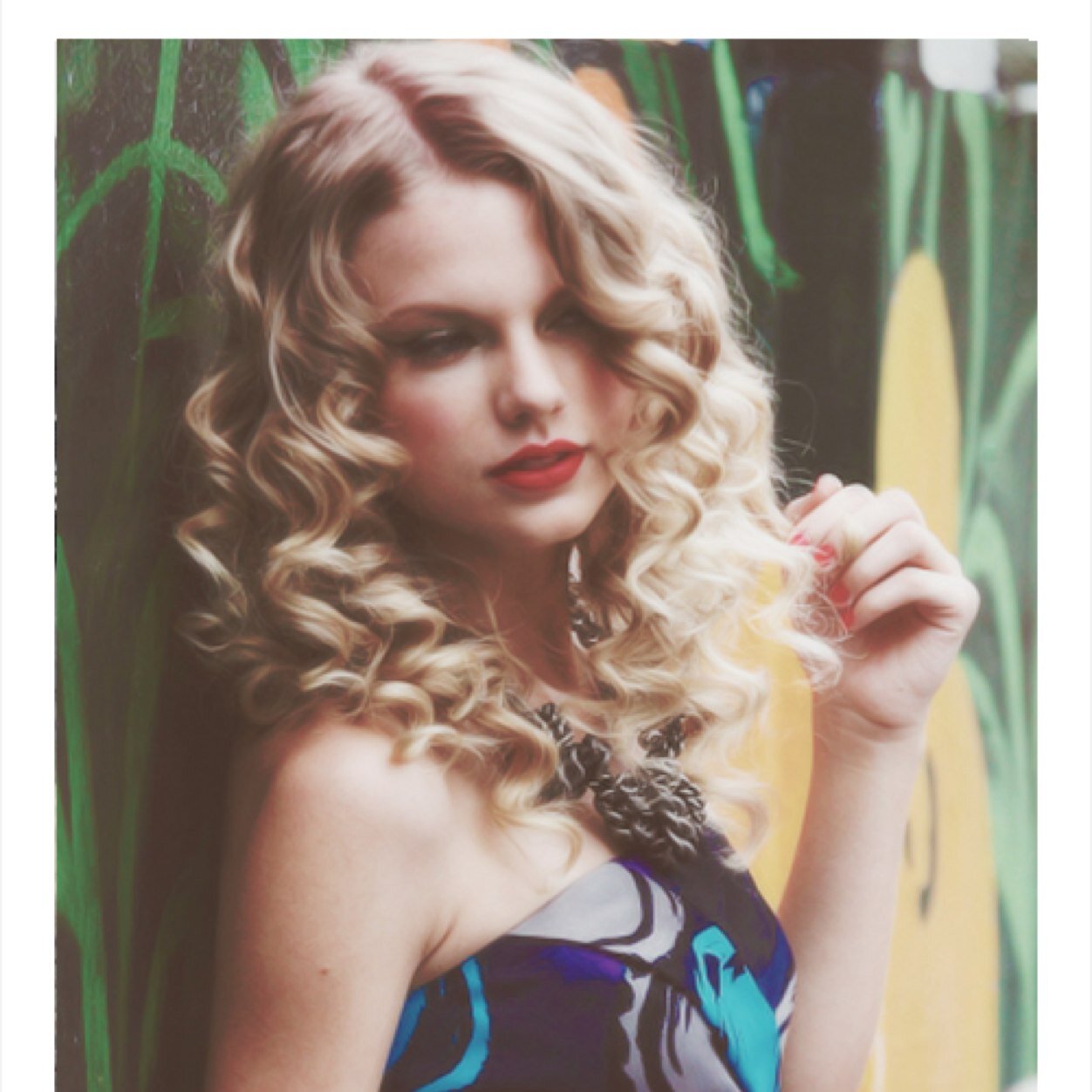 #Swiftie #Perfect Am a Swiftie and am a girl ♥♥♥ My Instagram user: CupCakeTaylorPerfect ⚓⚓