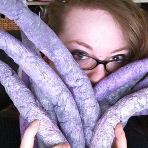 Gamer, illustrator, writer, geek model and designer.