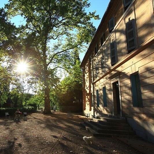 Le Château de Saint Martin, fondé en 1740, est un domaine viticole #CRUCLASSE en #Provence. Venez découvrir nos #vins au coeur d'un #patrimoineculturel unique.