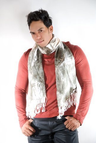 Productor-cantante-compositor 
Republica Dominicana