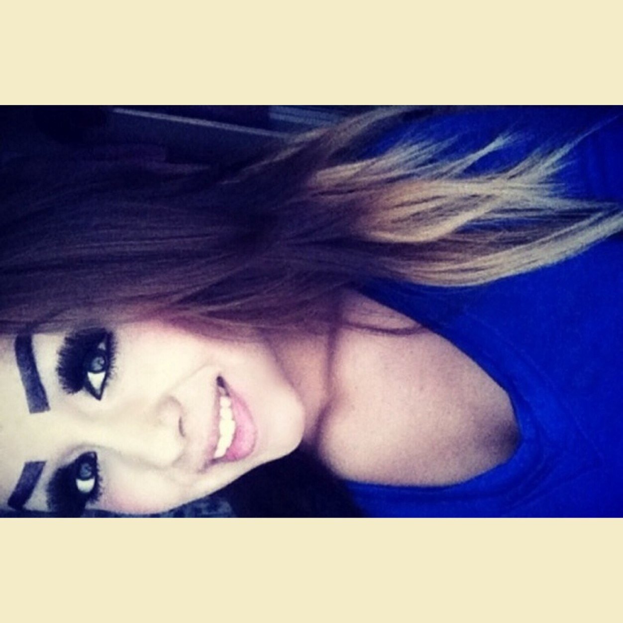 17 \\ instaagram : @melliee_dee \\ chs \\ New Account !