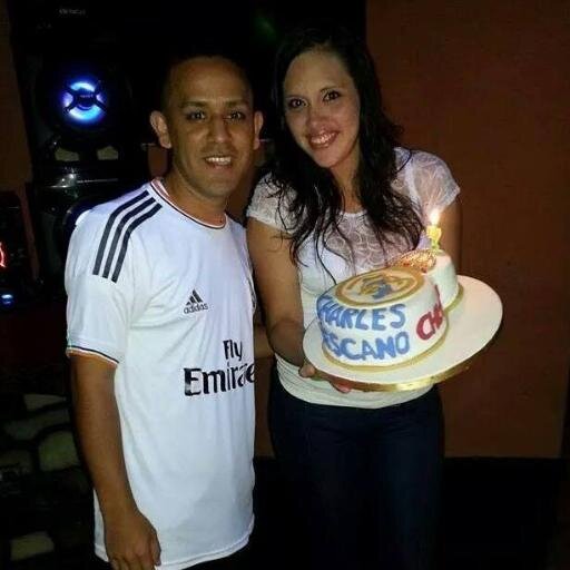 diseñadora grafica, una excelente madre y una buena esposa